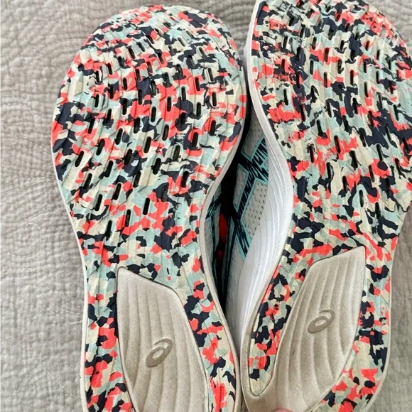 ASICS White and Orange Athletic Shoes W9 - Picture 3 of 7